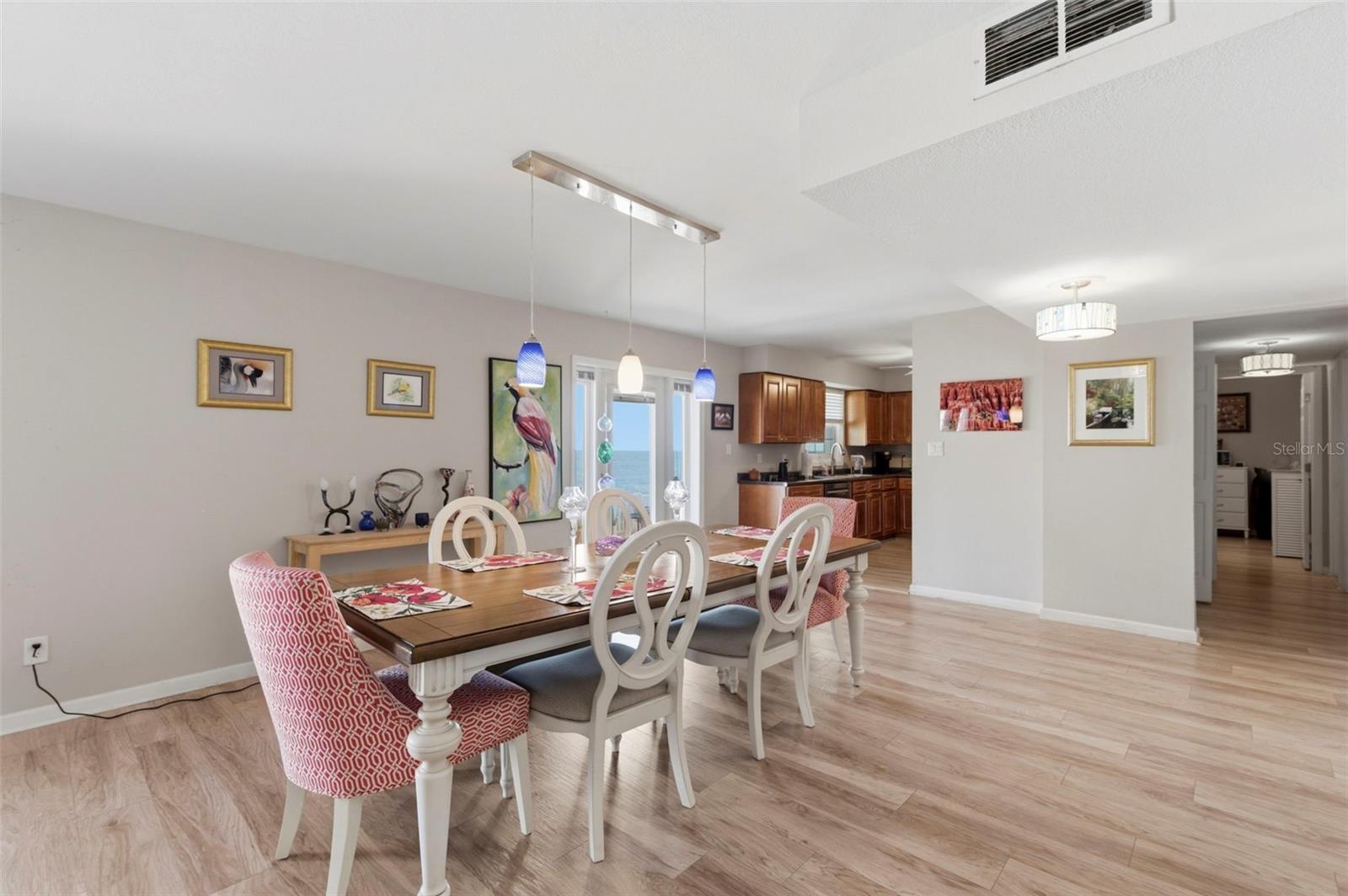 Listing photo id 6 for 4842 Coquina Key Drive Se B