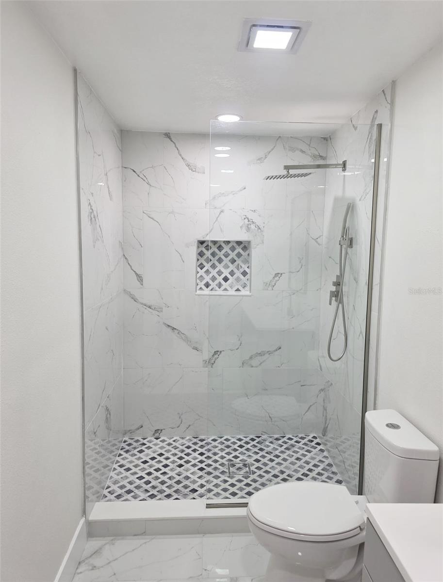 Image 17 of 26 For 10415 27th Street