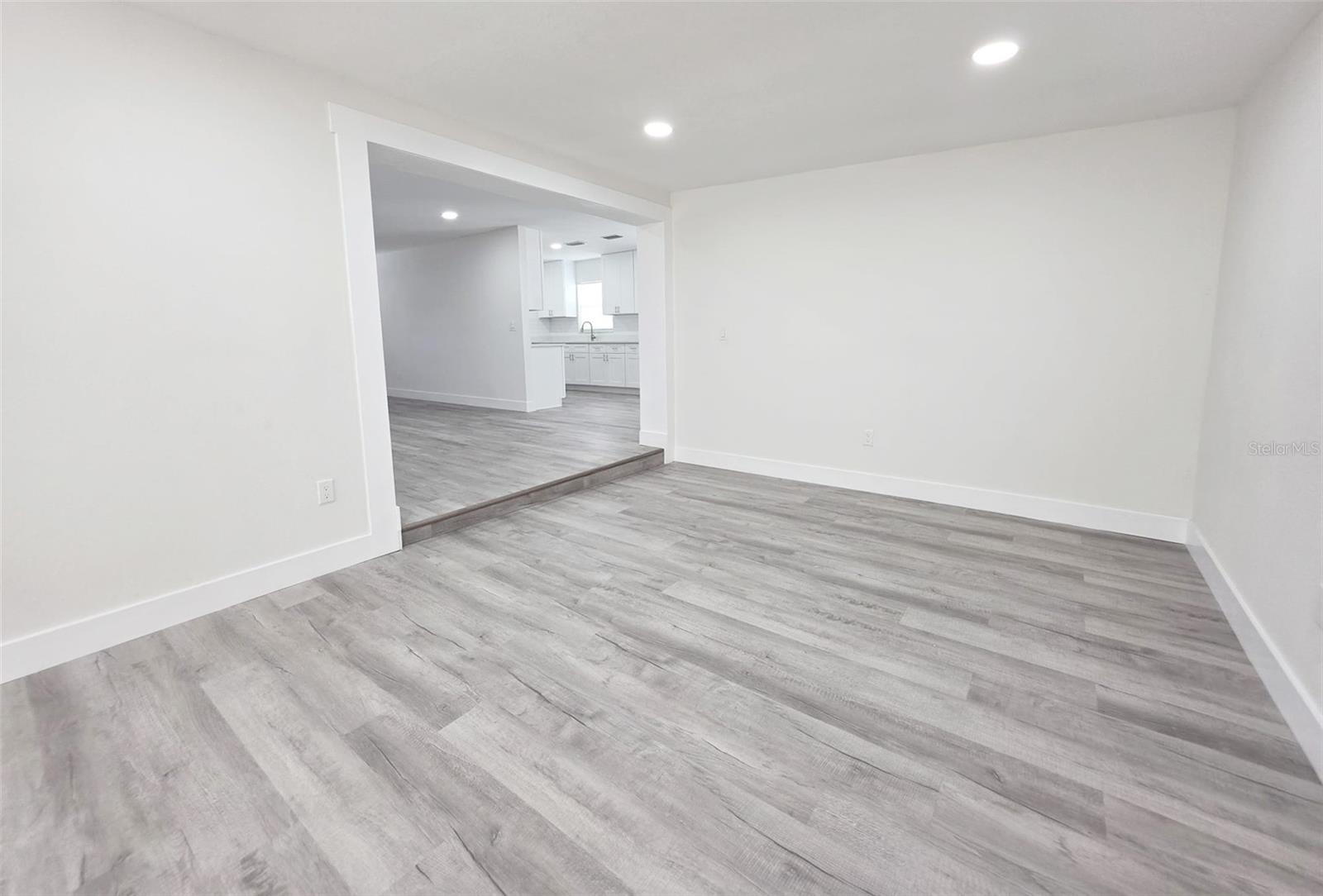 Image 23 of 26 For 10415 27th Street