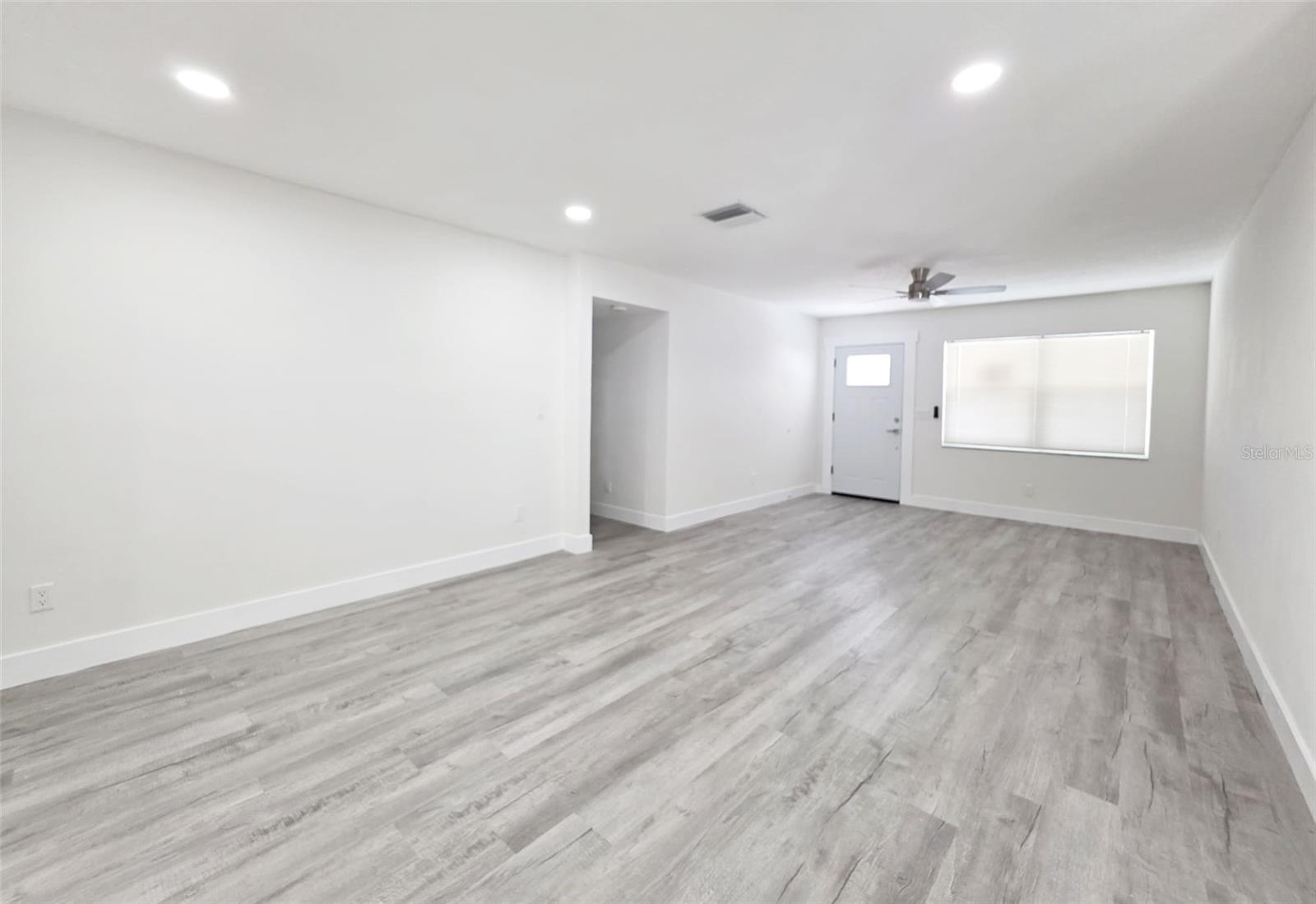 Image 6 of 26 For 10415 27th Street