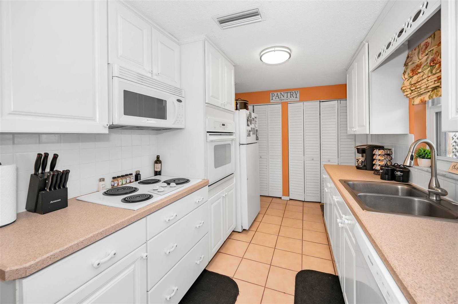 Image 11 of 25 For 2053 Jefferson Avenue