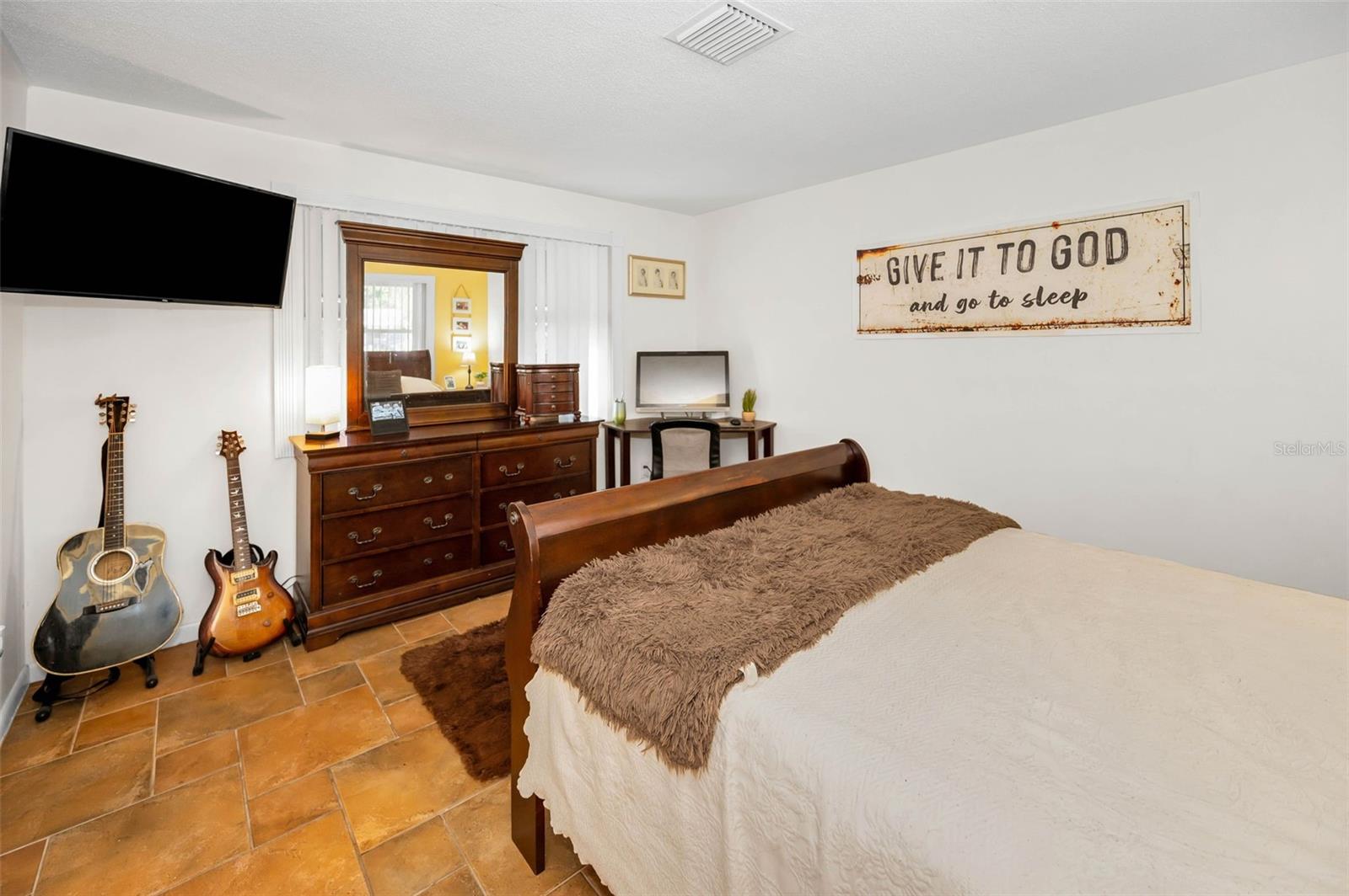 Image 13 of 25 For 2053 Jefferson Avenue