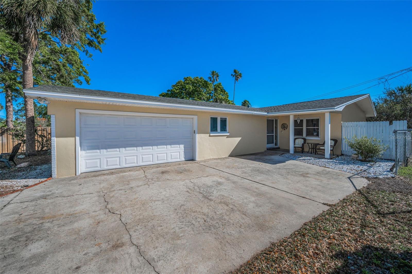 Image 2 of 25 For 2053 Jefferson Avenue