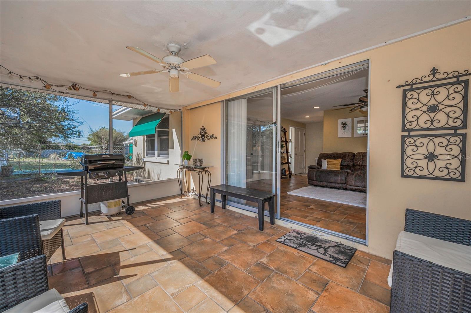 Image 20 of 25 For 2053 Jefferson Avenue