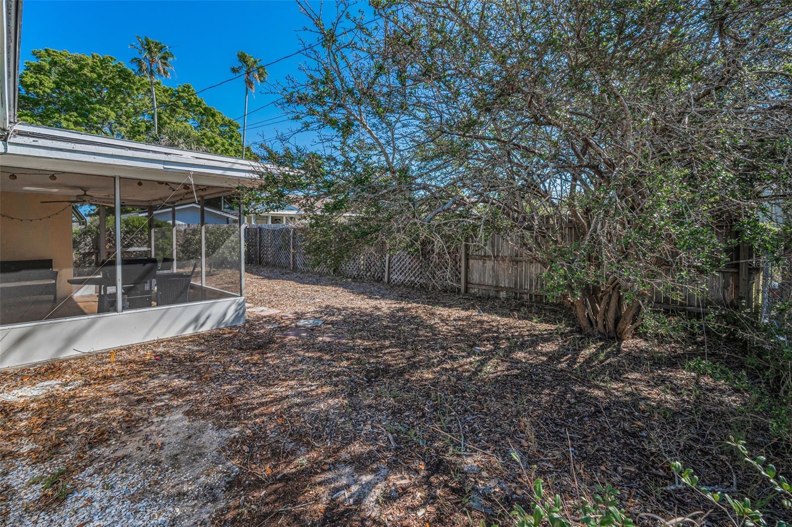 Image 22 of 25 For 2053 Jefferson Avenue