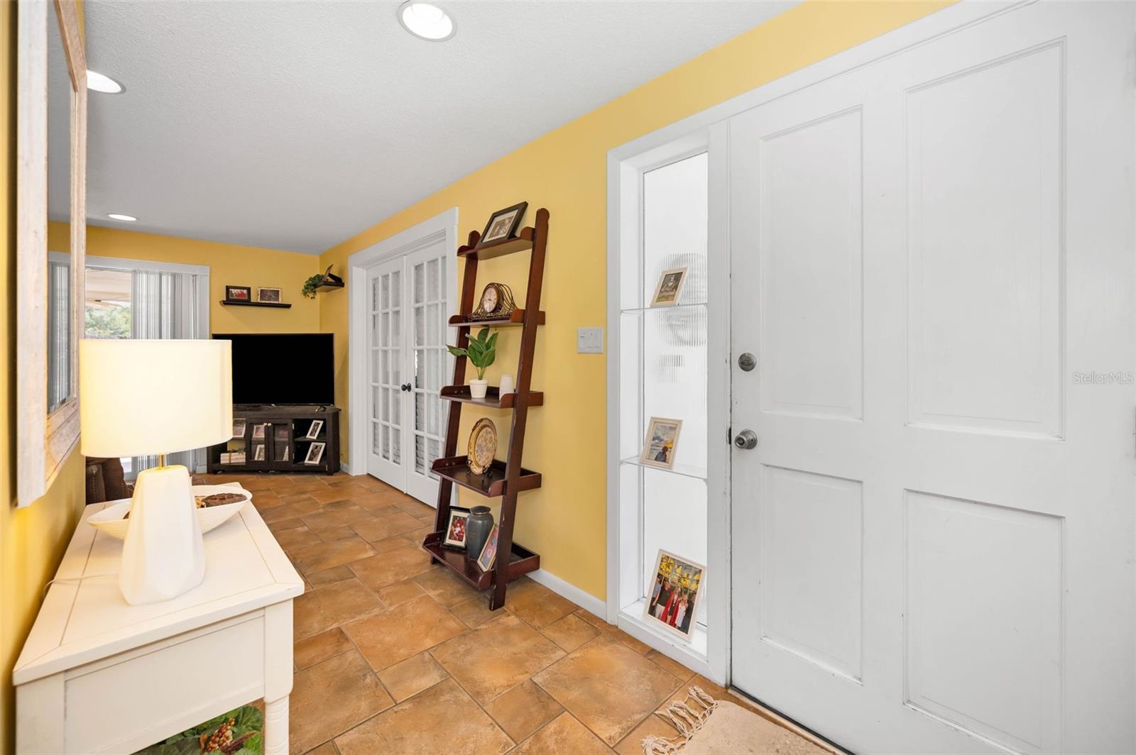 Image 5 of 25 For 2053 Jefferson Avenue