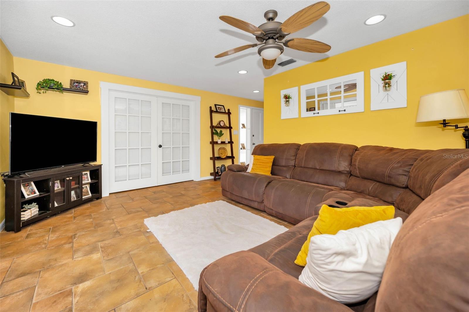 Image 6 of 25 For 2053 Jefferson Avenue