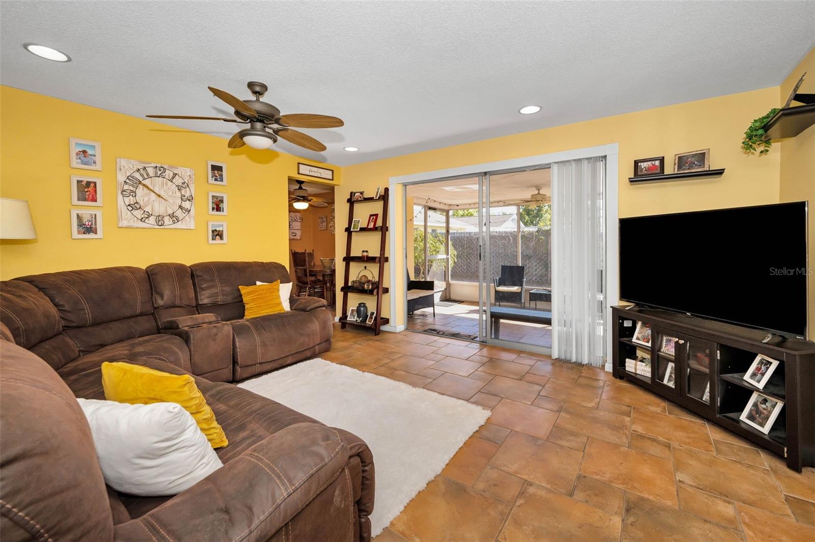 Image 7 of 25 For 2053 Jefferson Avenue