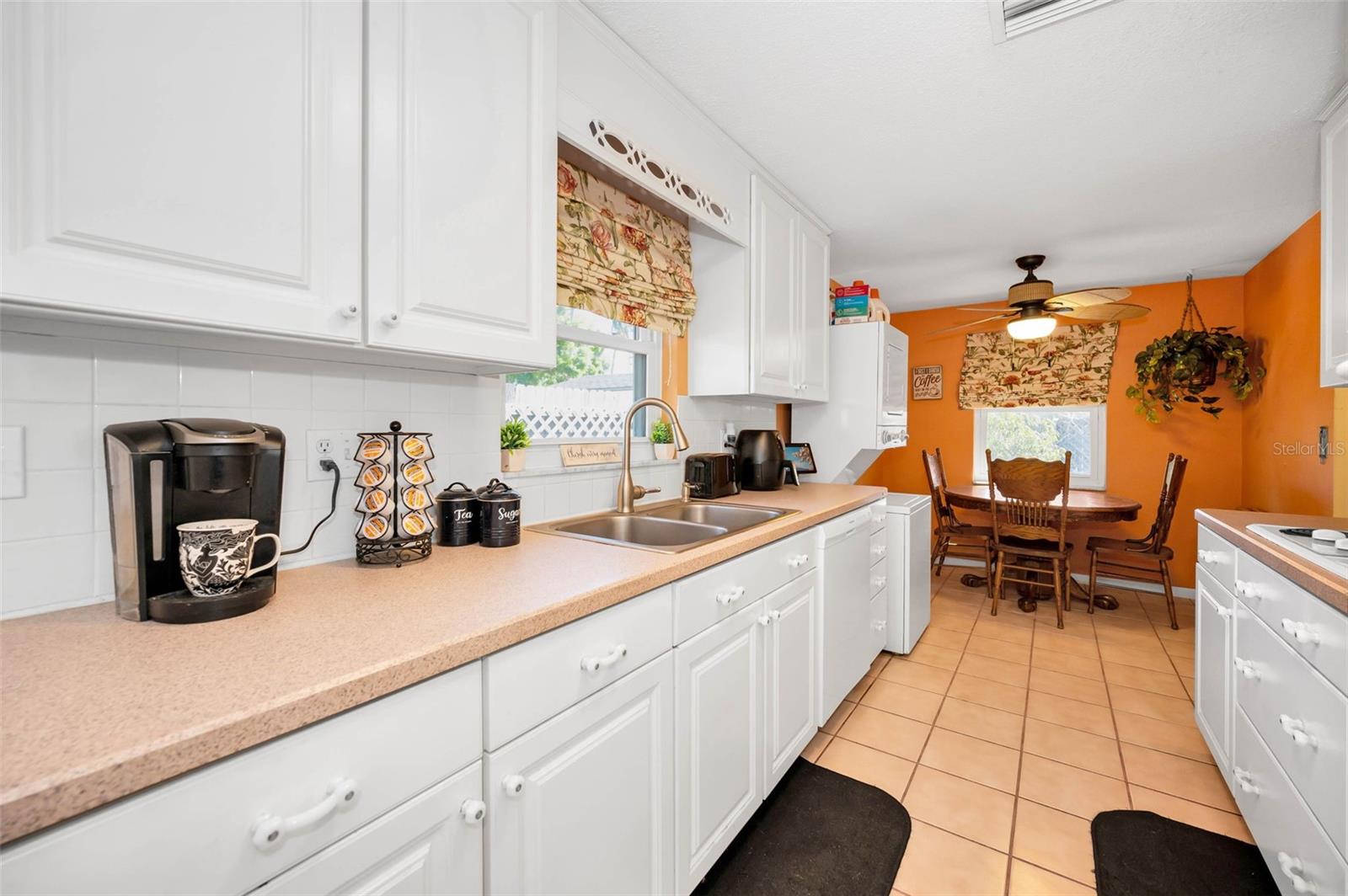 Image 8 of 25 For 2053 Jefferson Avenue