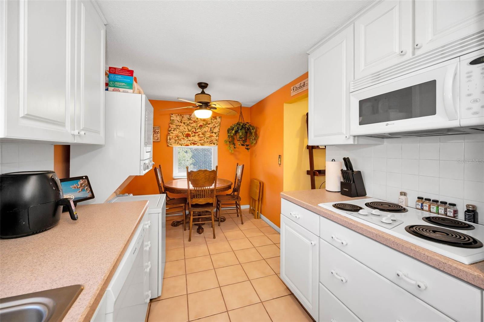 Image 9 of 25 For 2053 Jefferson Avenue