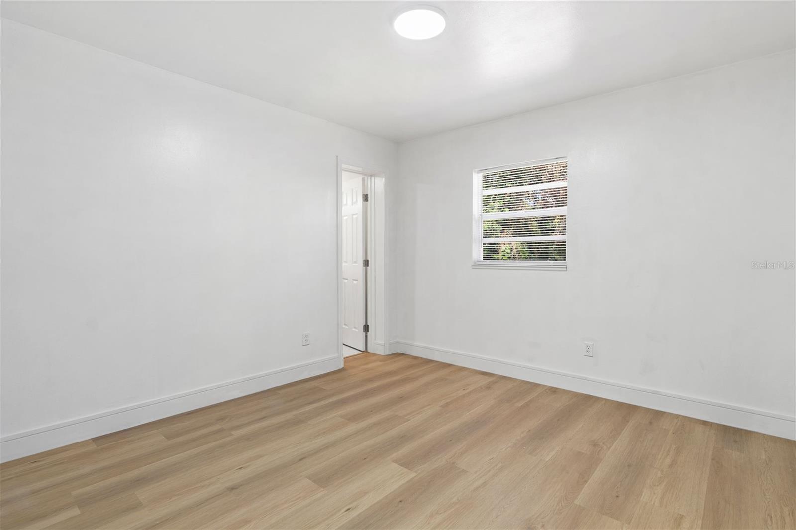 Image 11 of 25 For 1212 Crawford Street