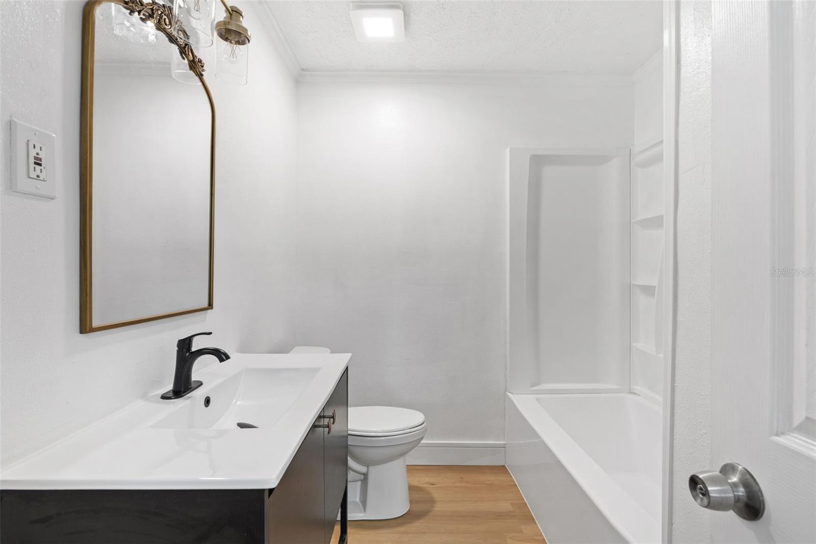 Image 14 of 25 For 1212 Crawford Street