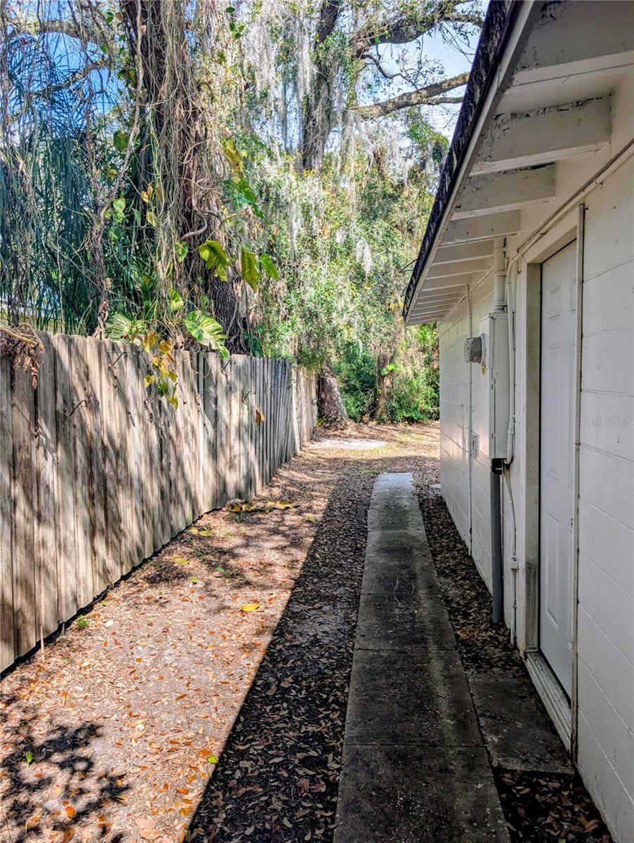 Image 20 of 25 For 1212 Crawford Street