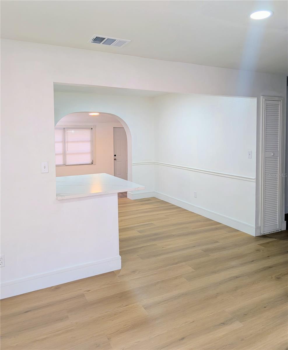 Image 5 of 25 For 1212 Crawford Street