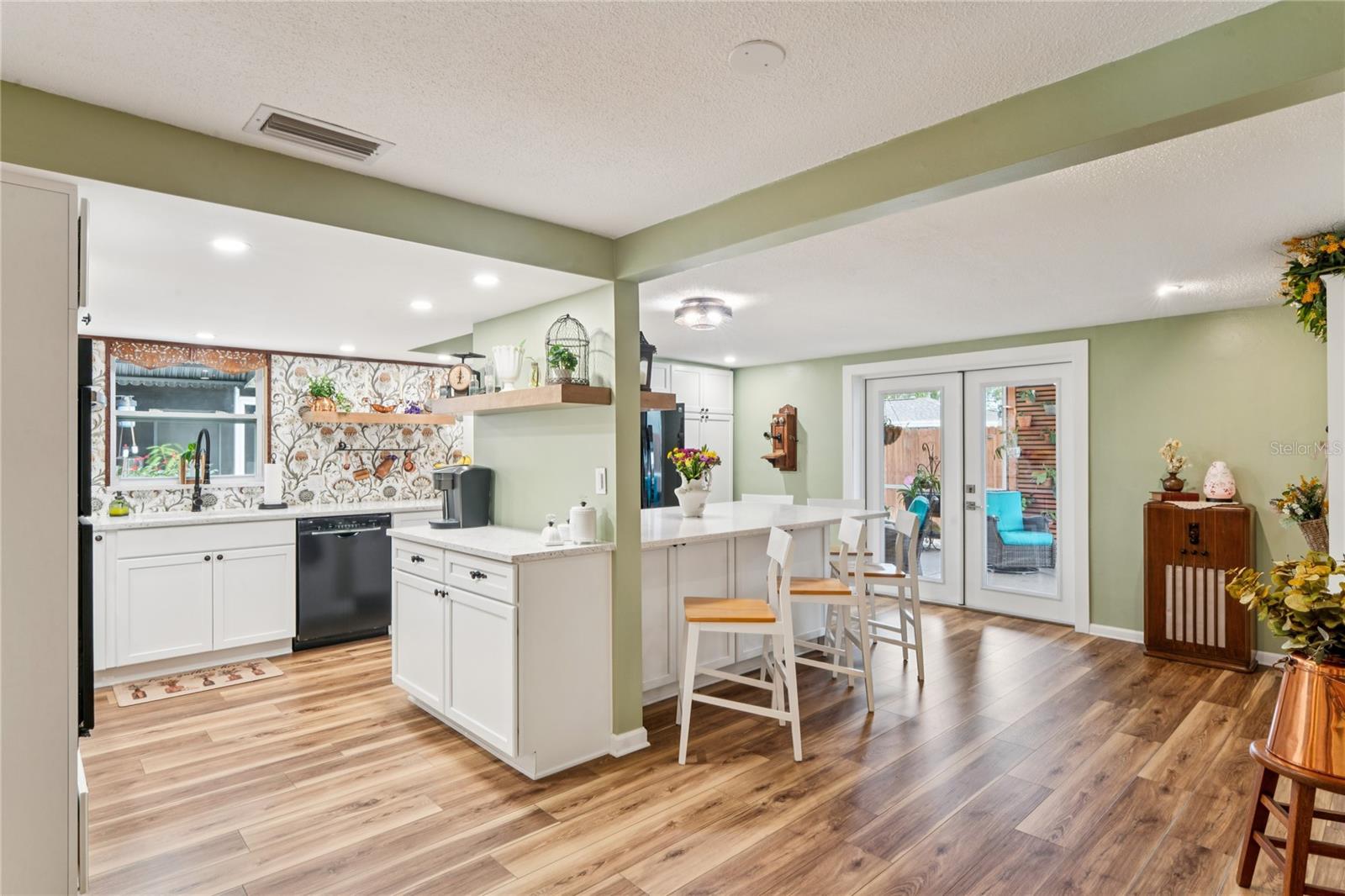 Image 11 of 52 For 6811 Altavista Street