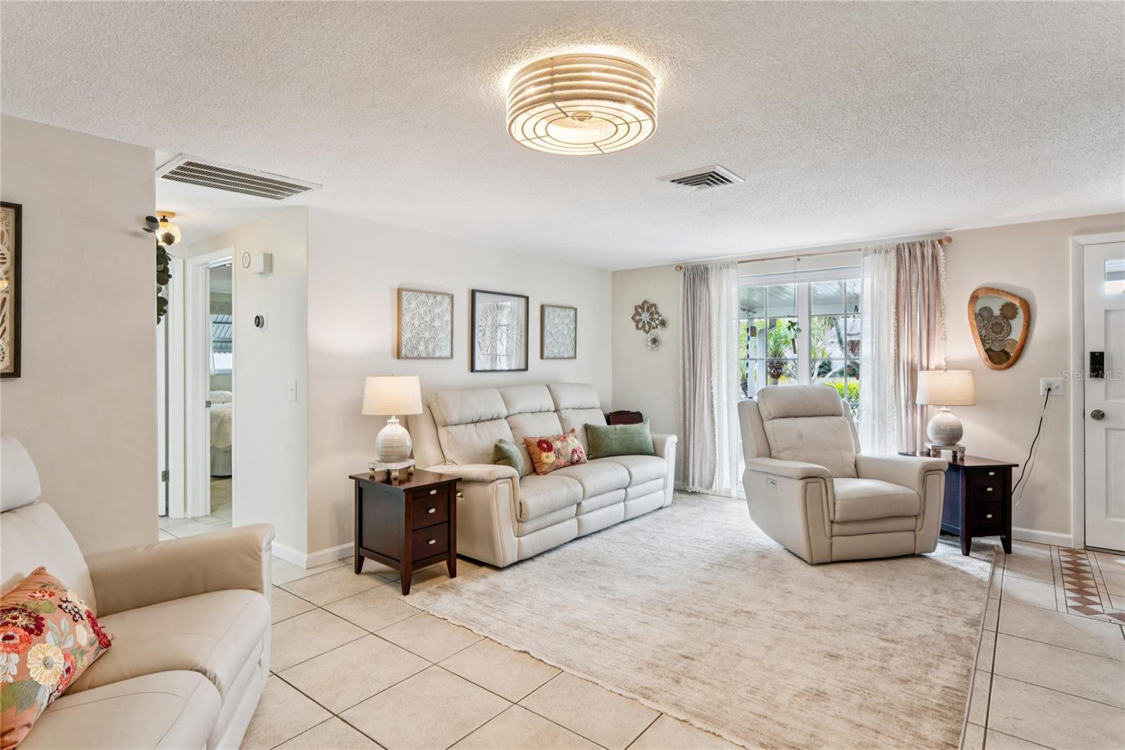 Image 7 of 52 For 6811 Altavista Street