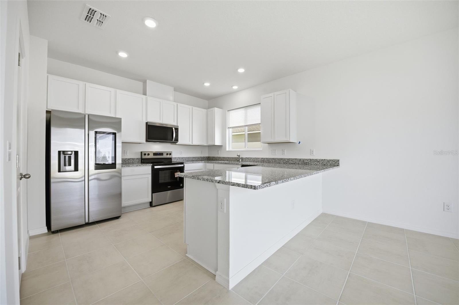 Image 11 of 59 For 37411 Roanoke River Way