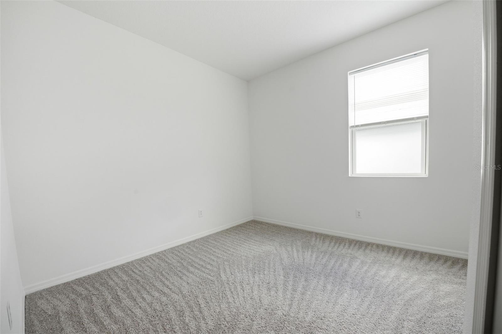 Image 16 of 59 For 37411 Roanoke River Way