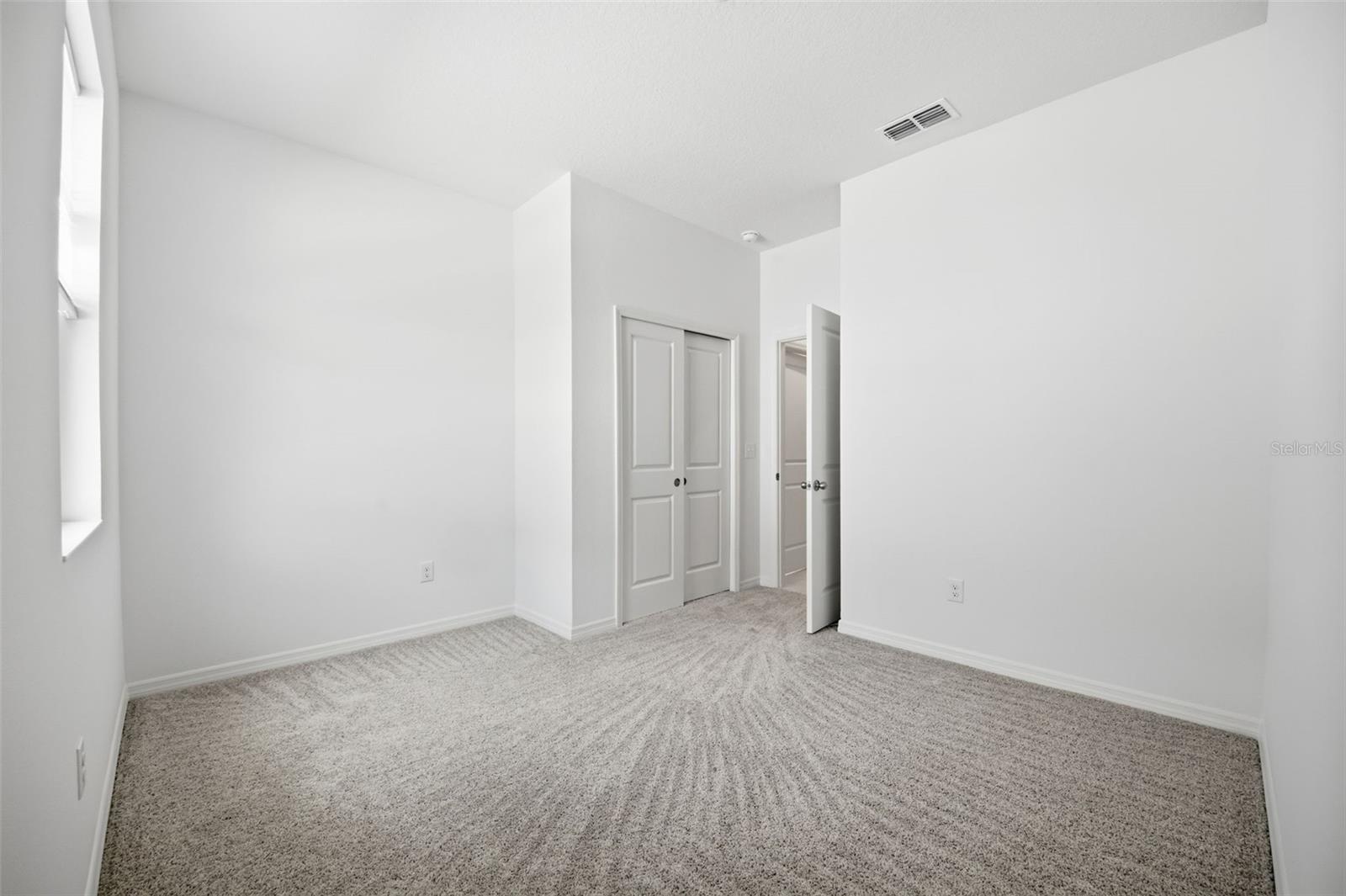 Image 17 of 59 For 37411 Roanoke River Way