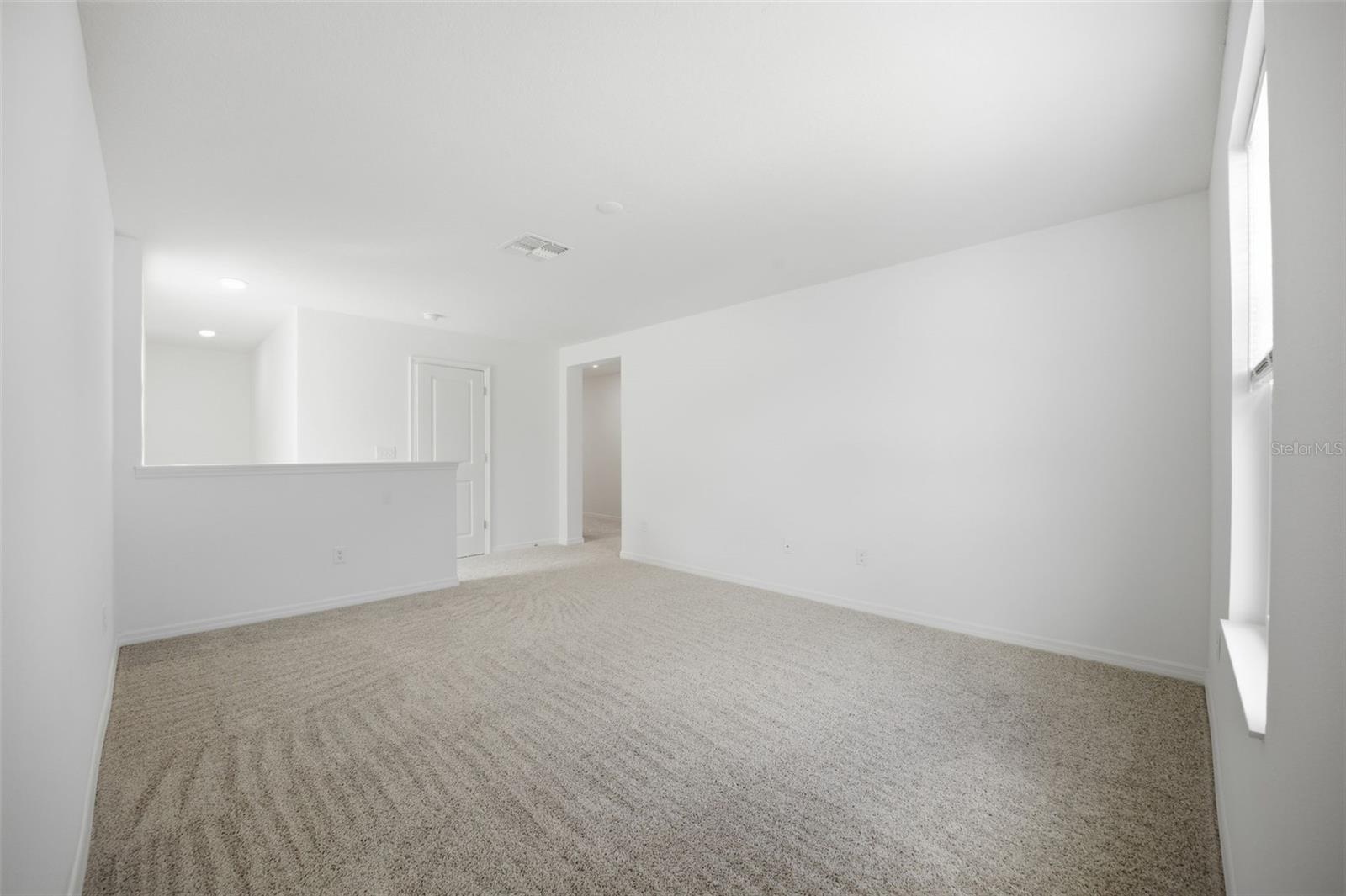 Image 21 of 59 For 37411 Roanoke River Way