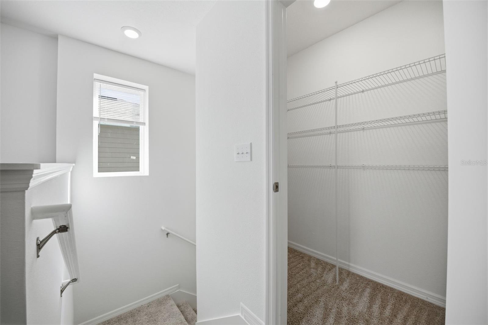 Image 22 of 59 For 37411 Roanoke River Way