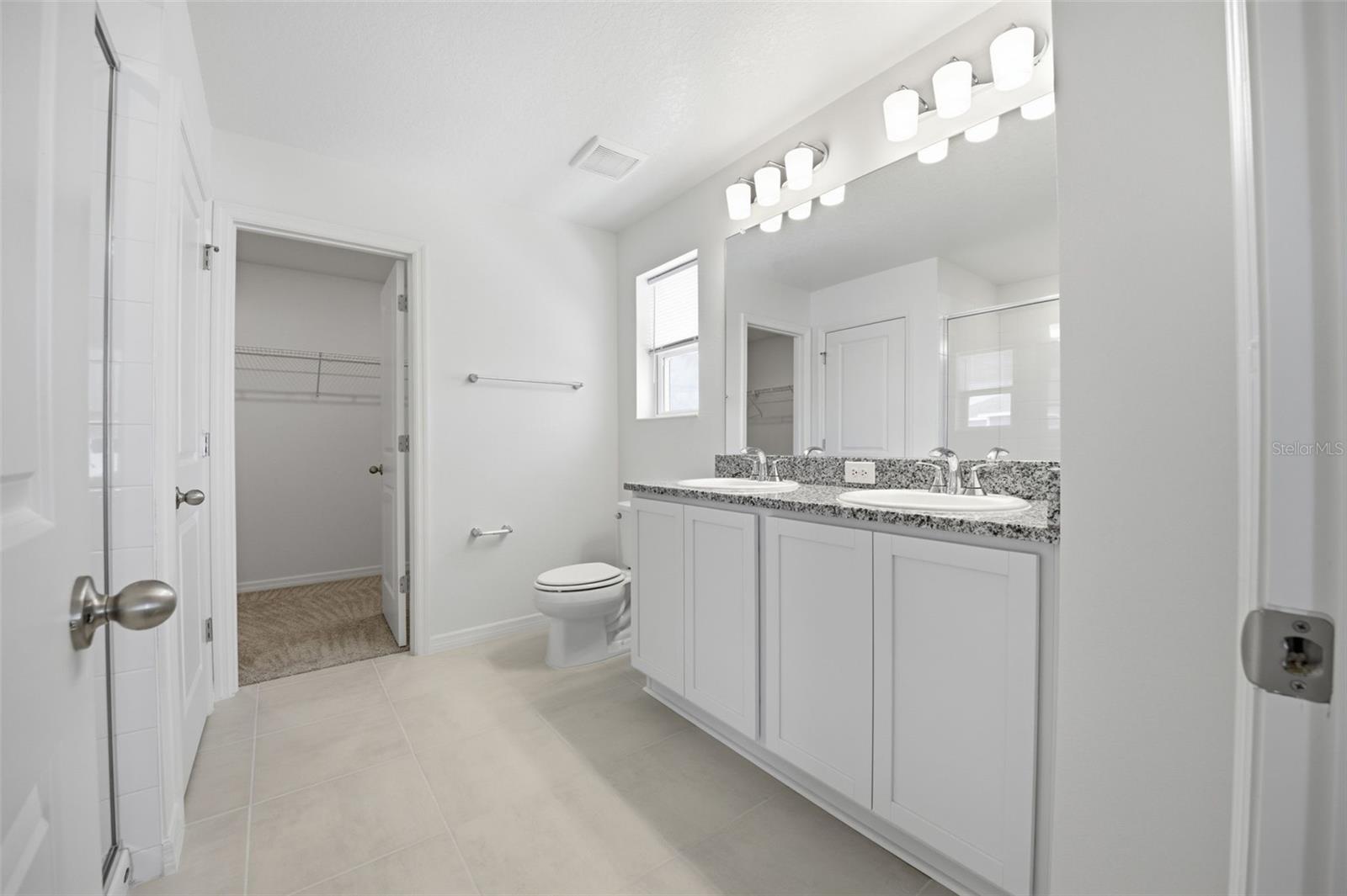 Image 26 of 59 For 37411 Roanoke River Way