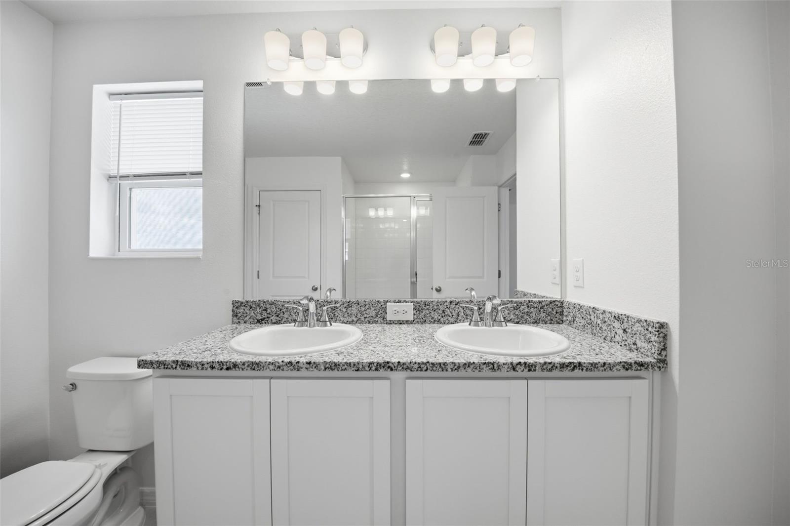 Image 27 of 59 For 37411 Roanoke River Way