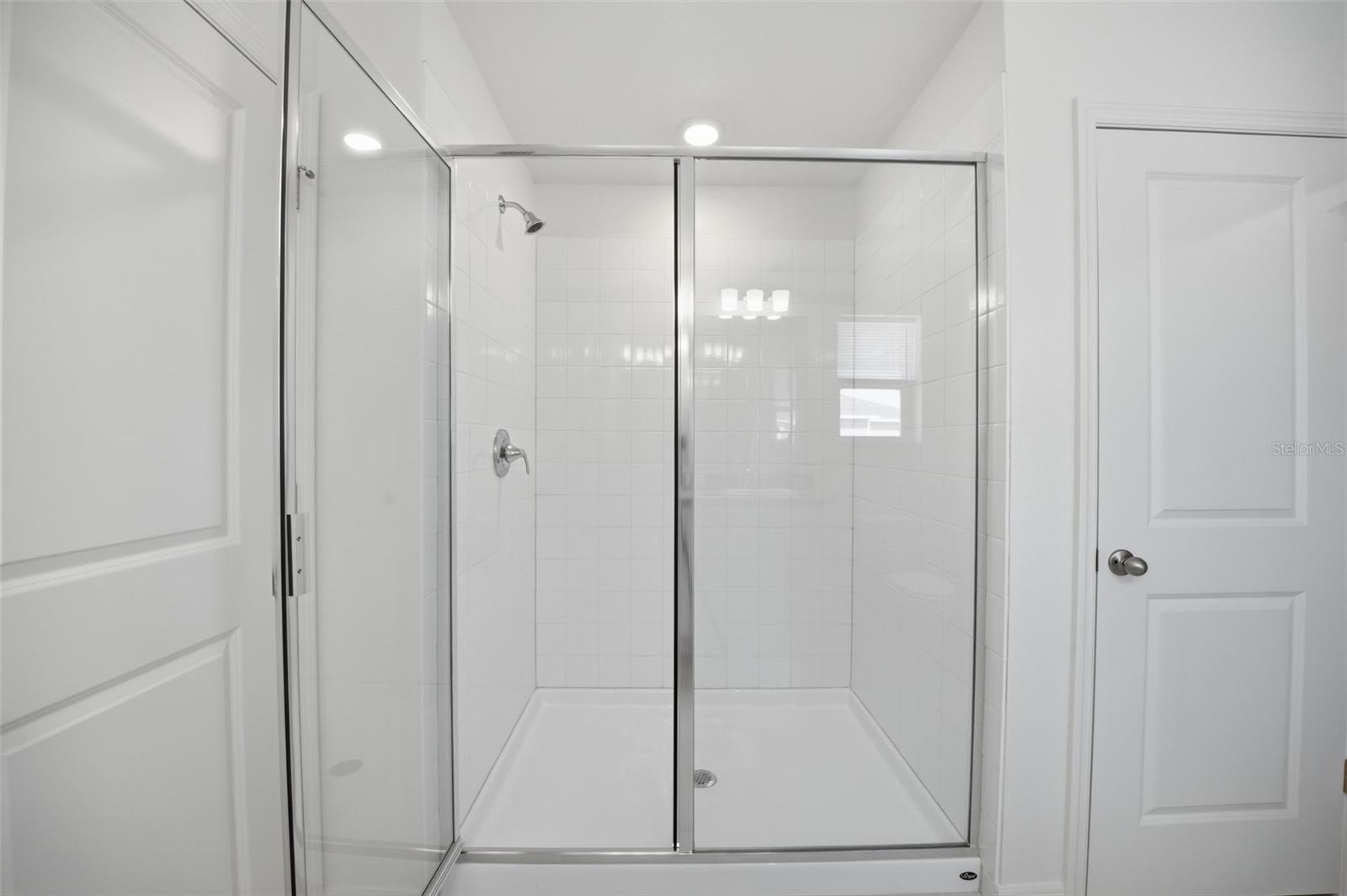 Image 28 of 59 For 37411 Roanoke River Way