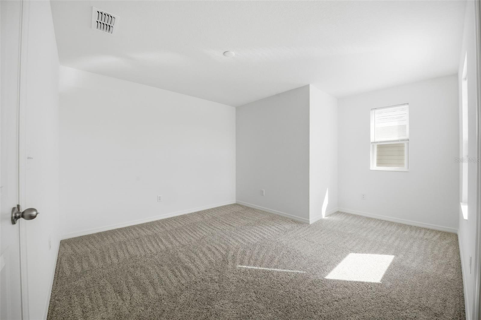 Image 30 of 59 For 37411 Roanoke River Way