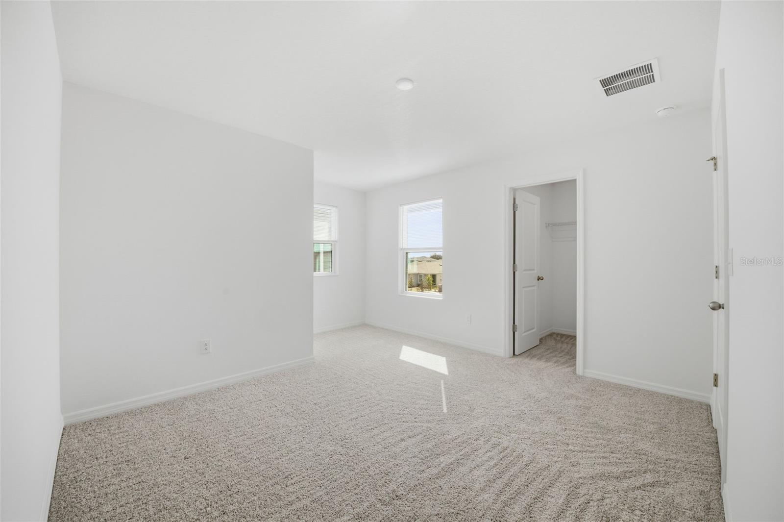 Image 31 of 59 For 37411 Roanoke River Way