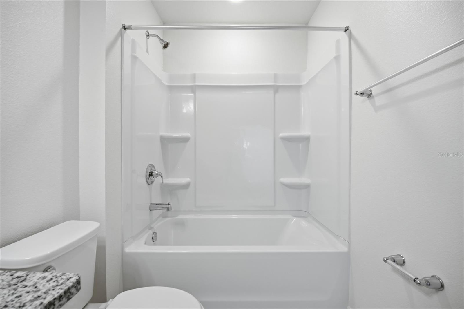 Image 34 of 59 For 37411 Roanoke River Way