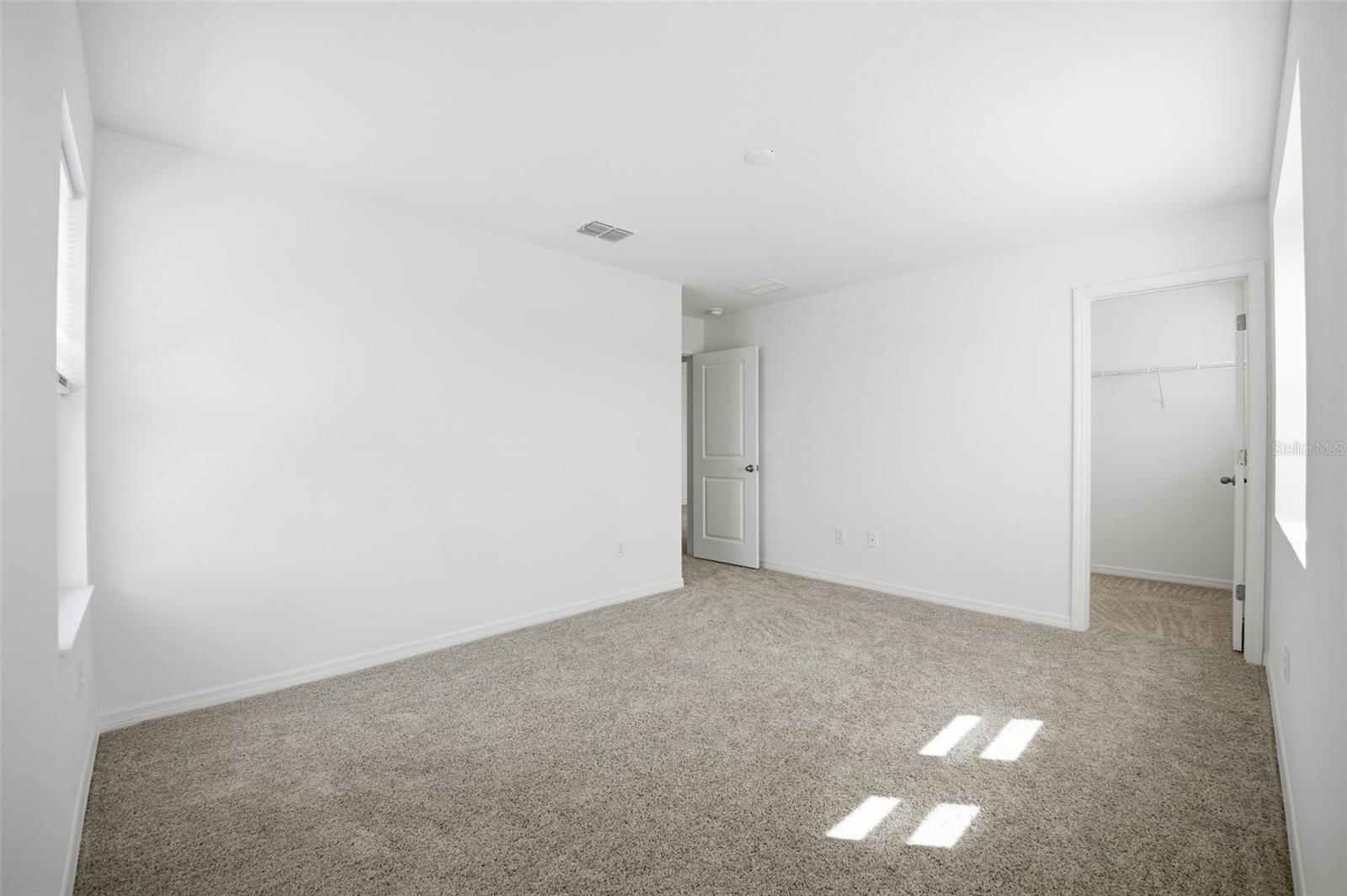 Image 36 of 59 For 37411 Roanoke River Way