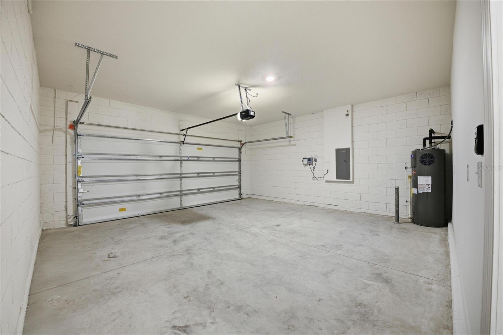 Image 39 of 59 For 37411 Roanoke River Way