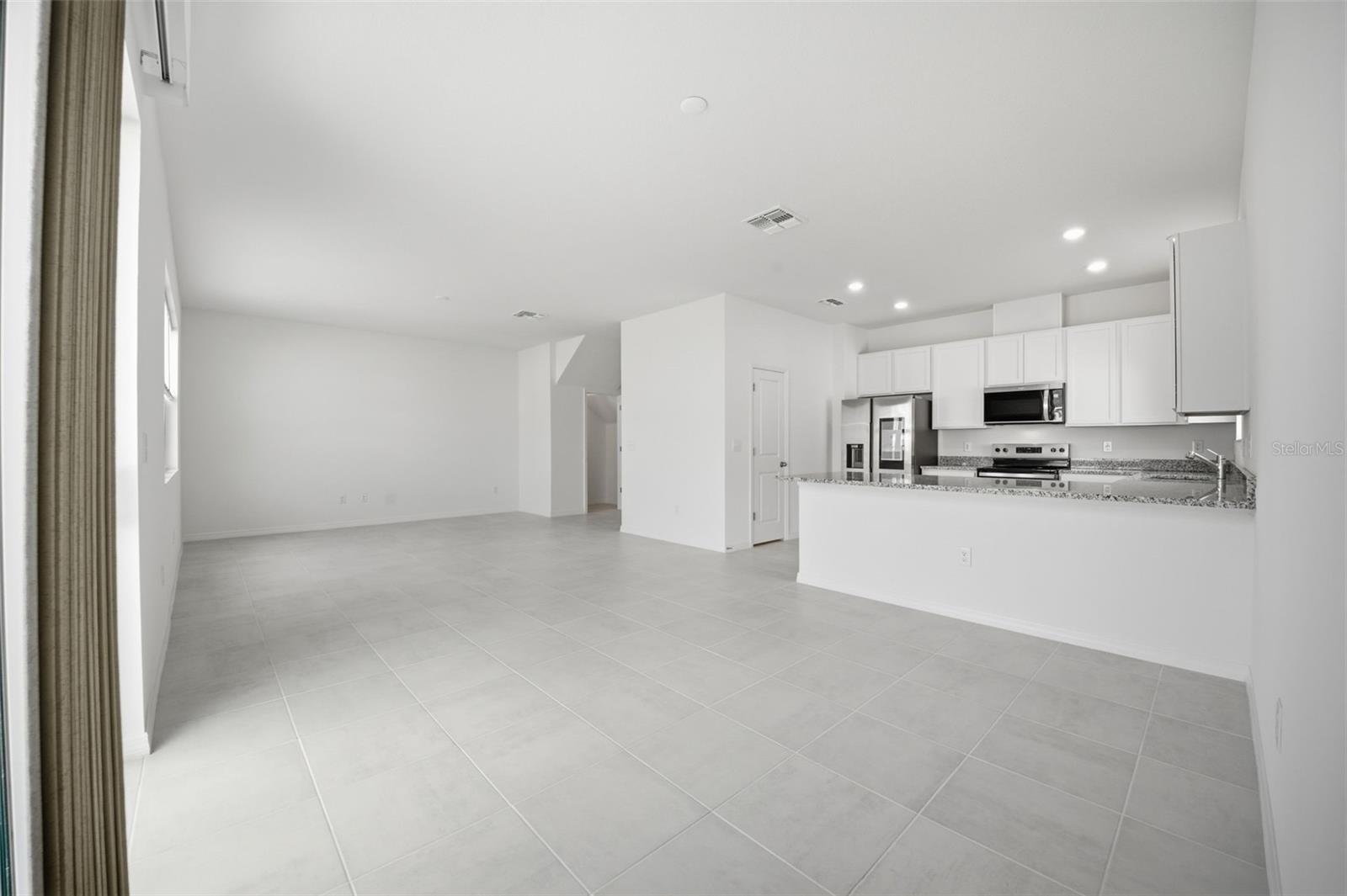 Image 9 of 59 For 37411 Roanoke River Way