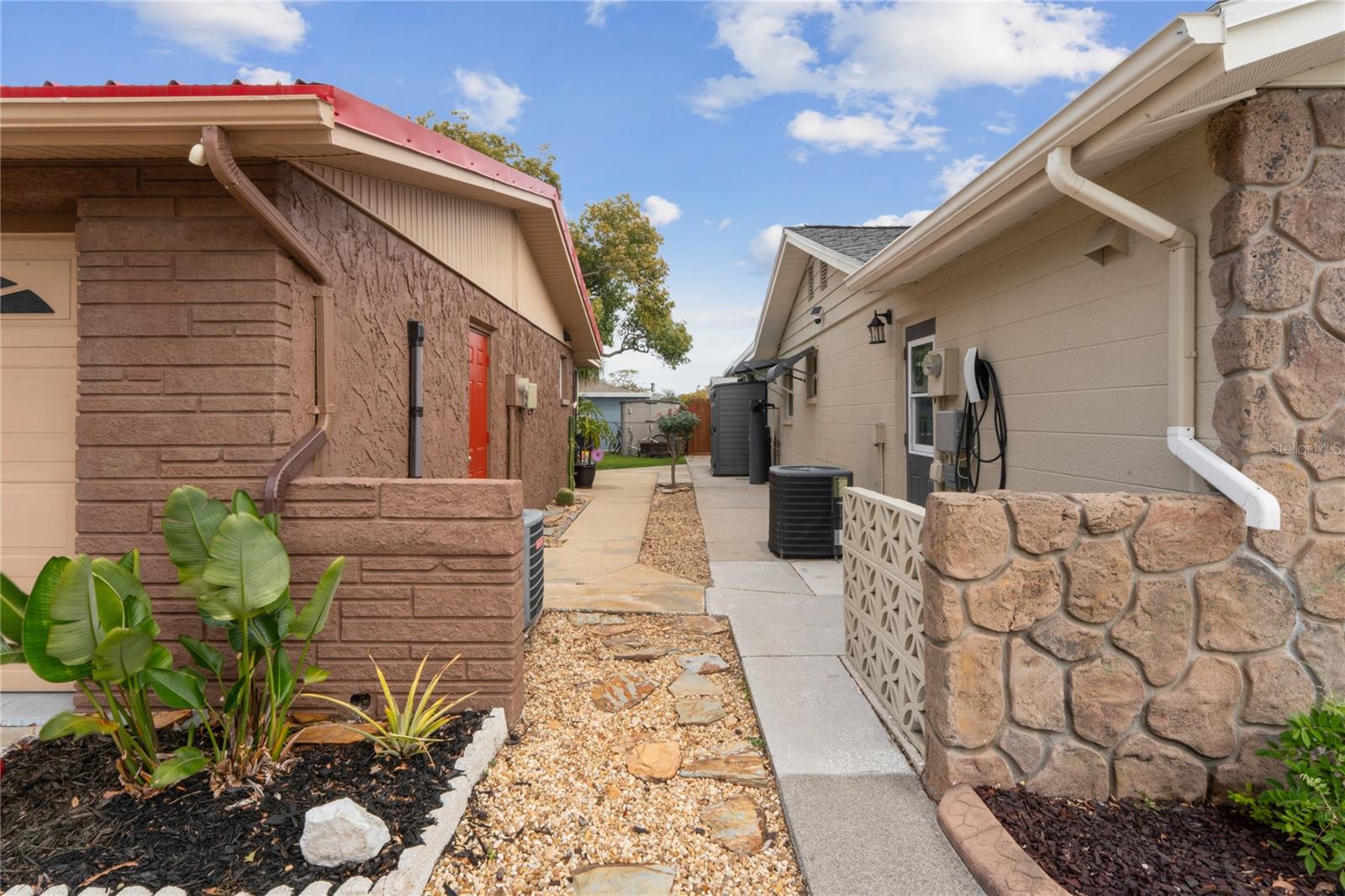 Image 32 of 37 For 6805 Altavista Street