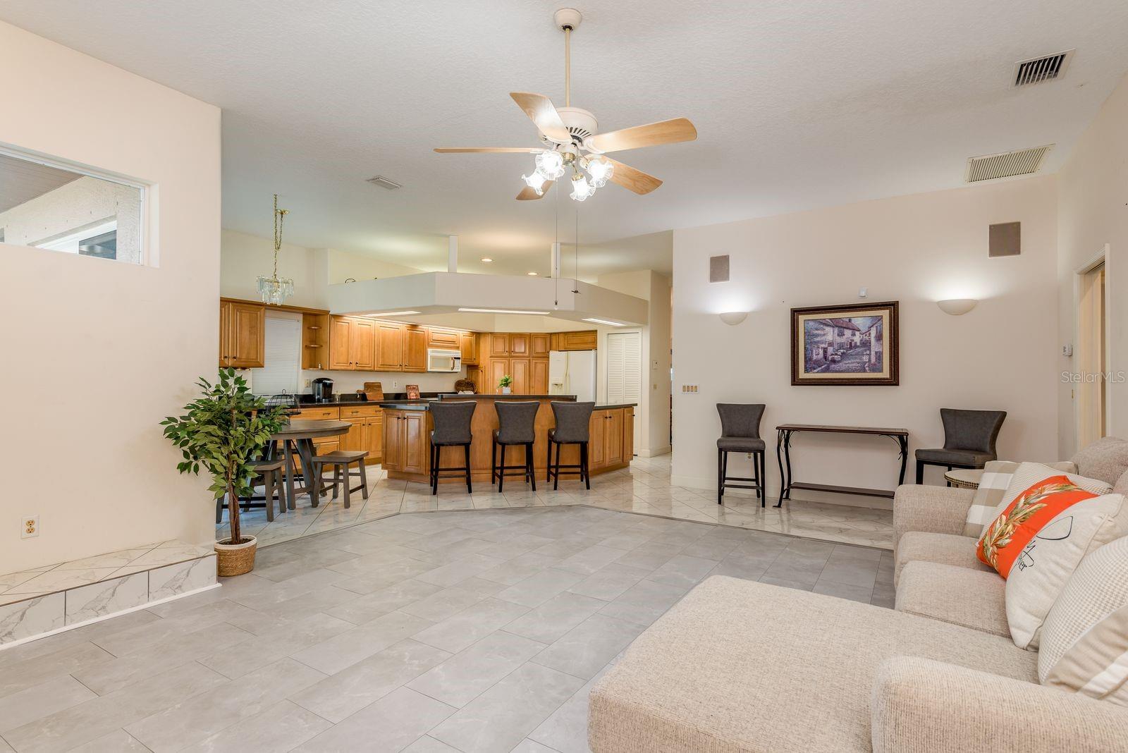 Image 15 of 48 For 771 Weathersfield Drive