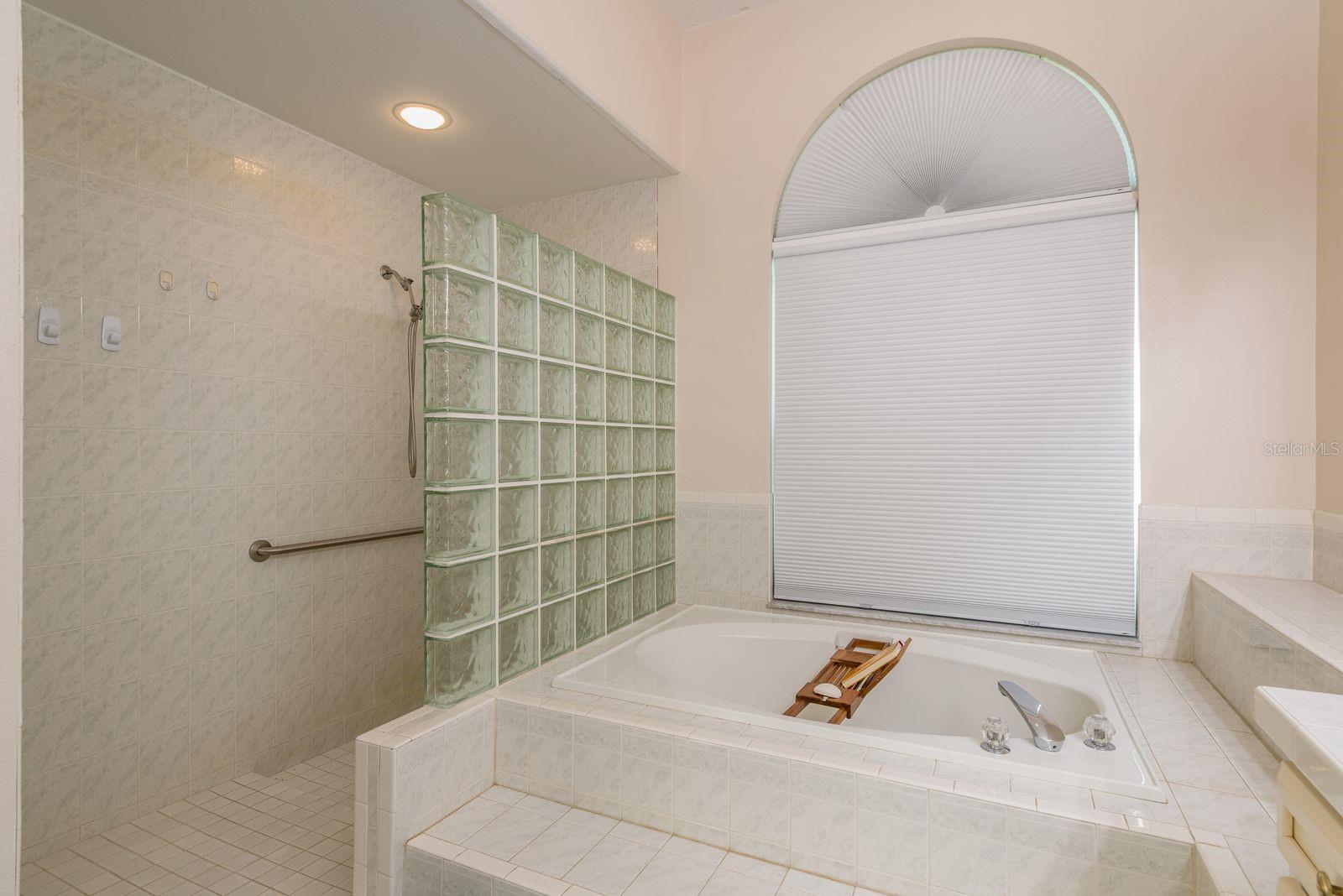 Image 23 of 48 For 771 Weathersfield Drive