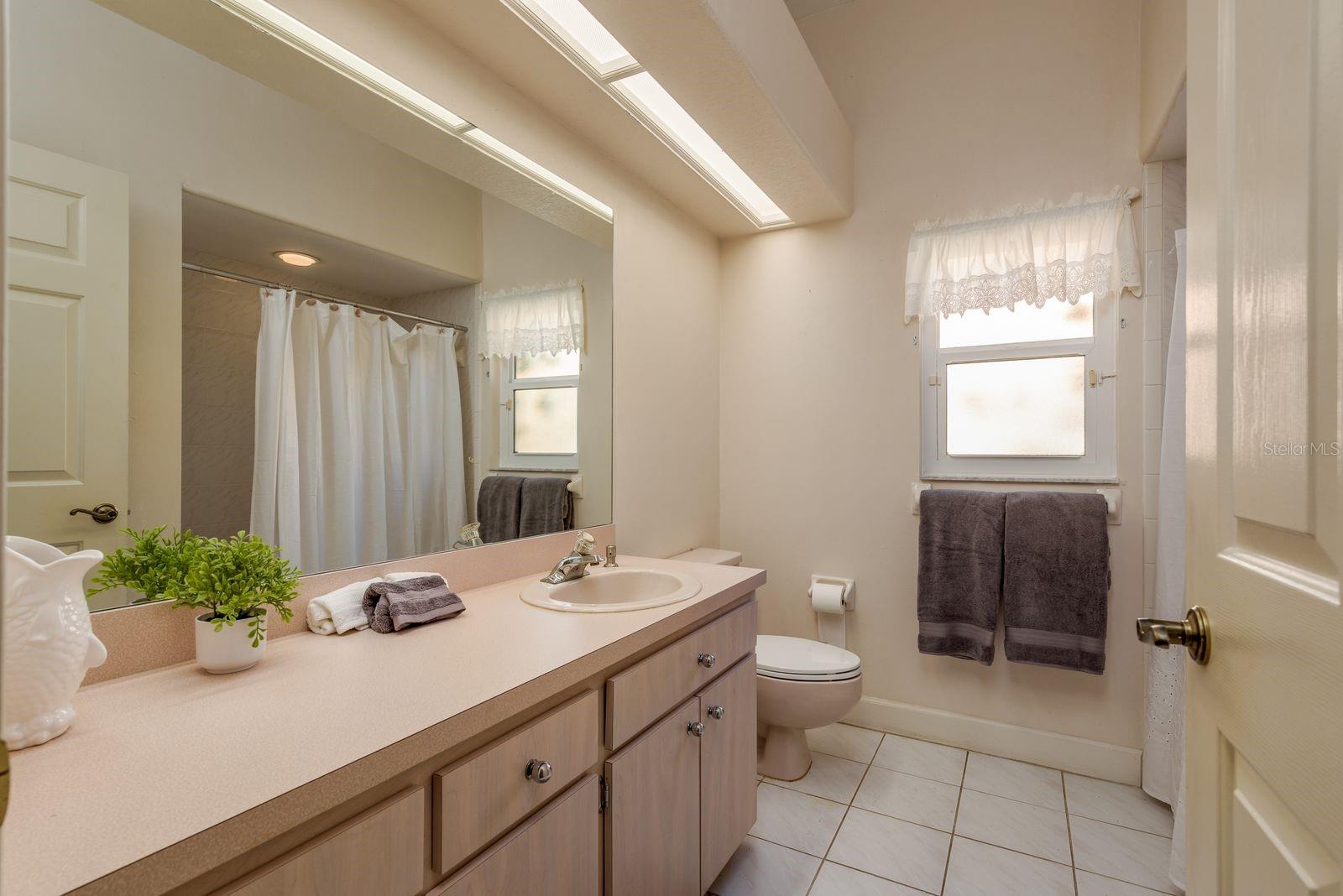 Image 27 of 48 For 771 Weathersfield Drive