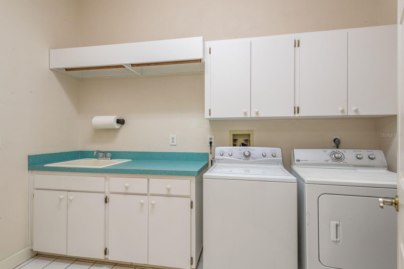 Image 32 of 48 For 771 Weathersfield Drive