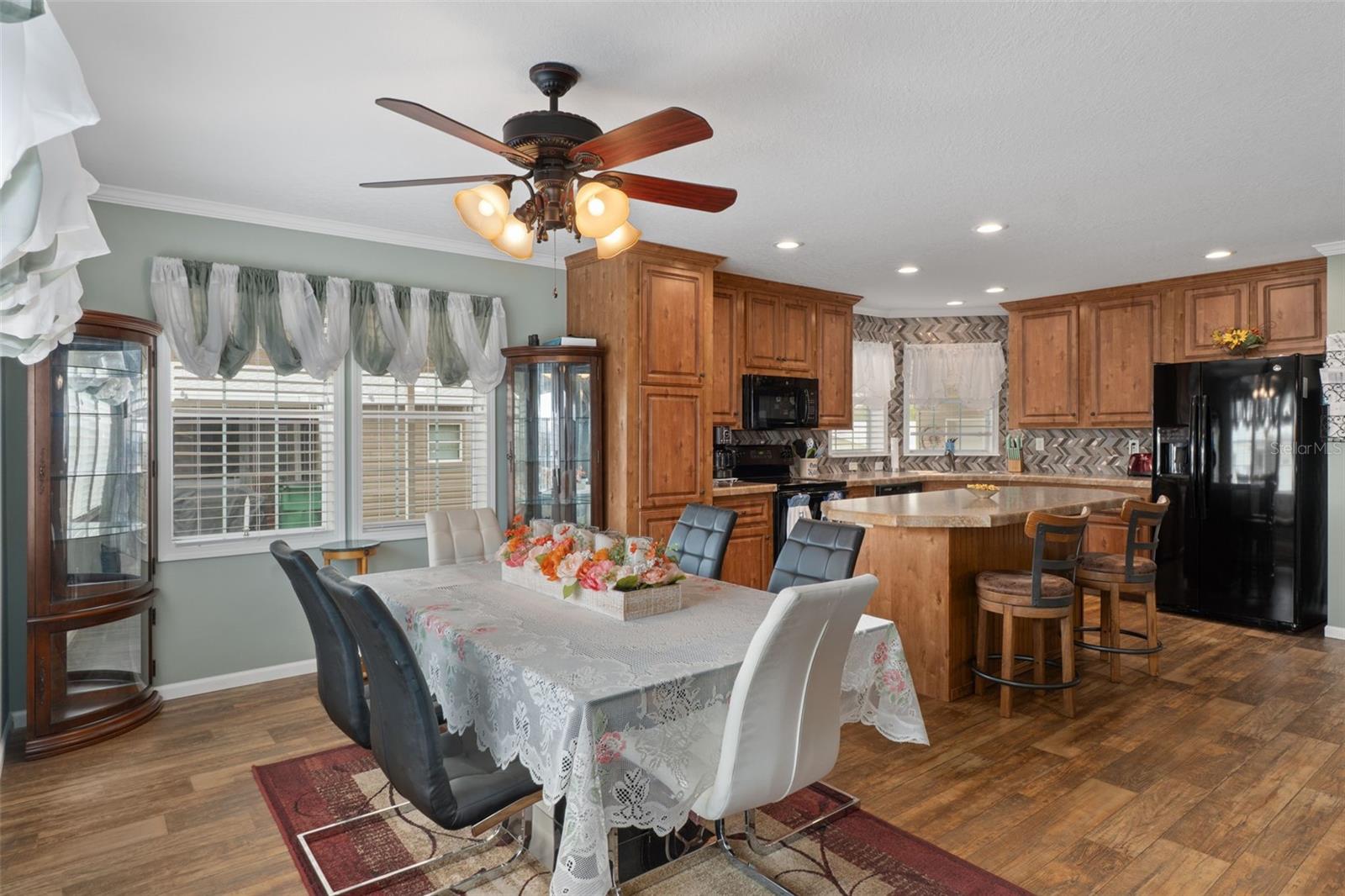 Image 10 of 38 For 37533 Gill Avenue