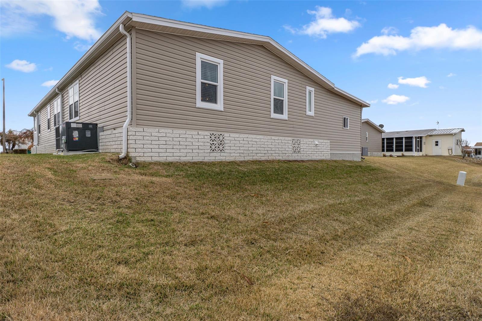 Image 32 of 38 For 37533 Gill Avenue