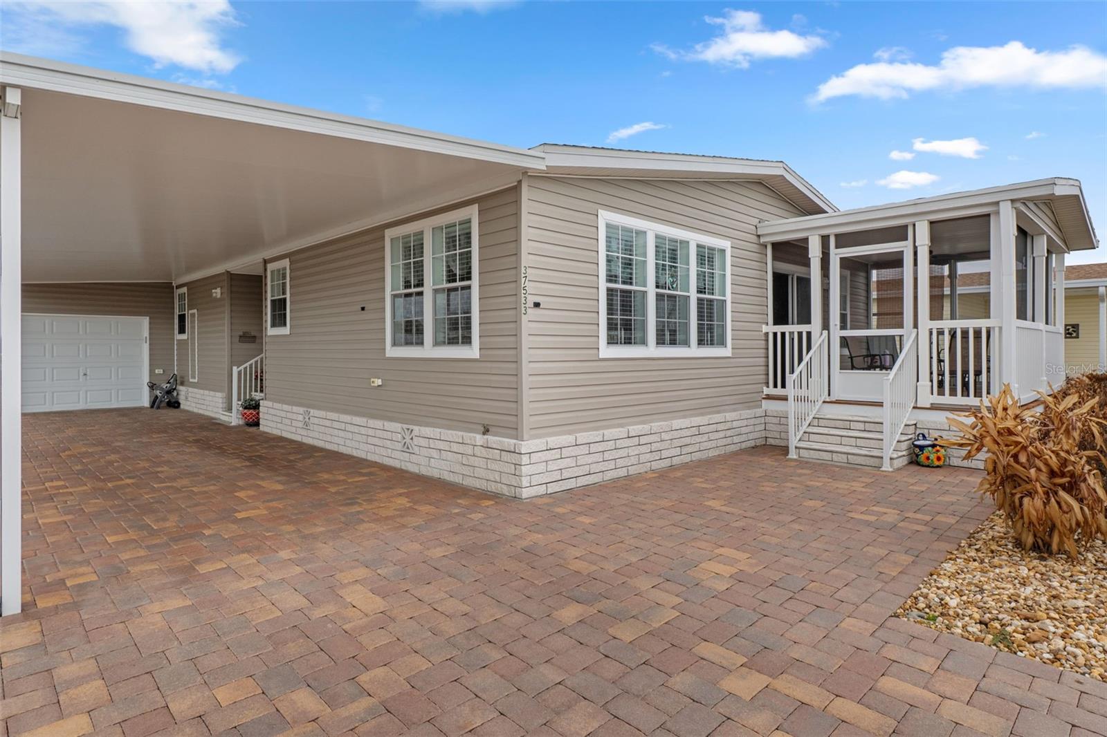 Image 4 of 38 For 37533 Gill Avenue