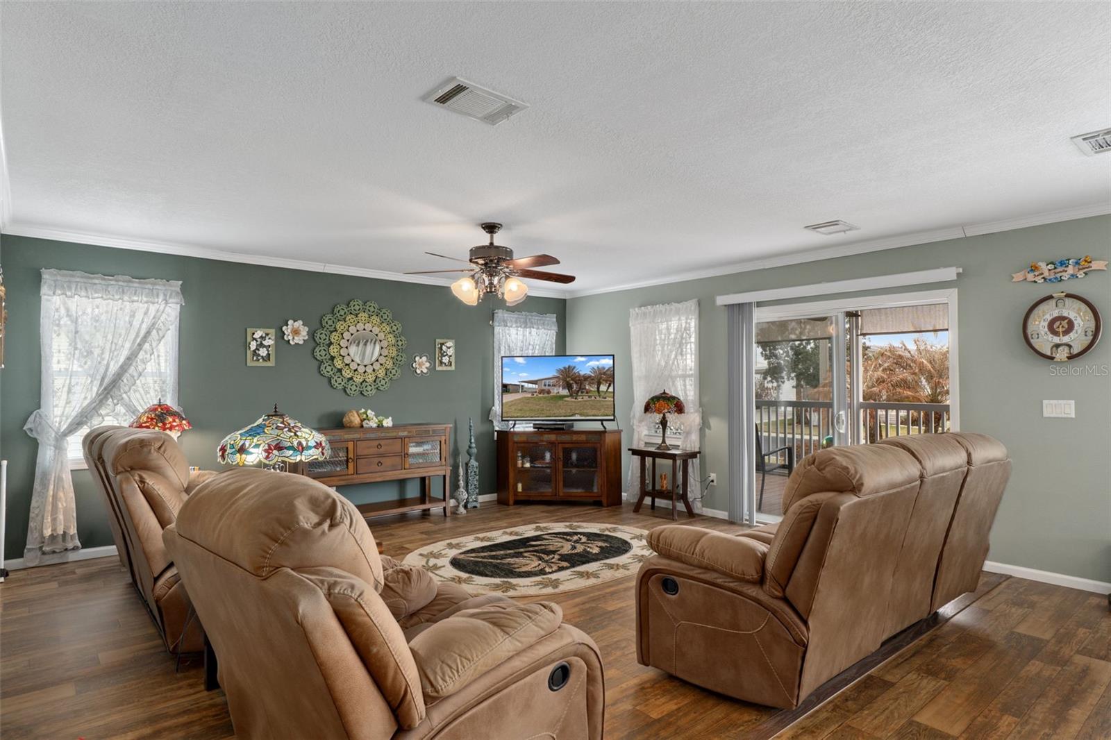 Image 7 of 38 For 37533 Gill Avenue