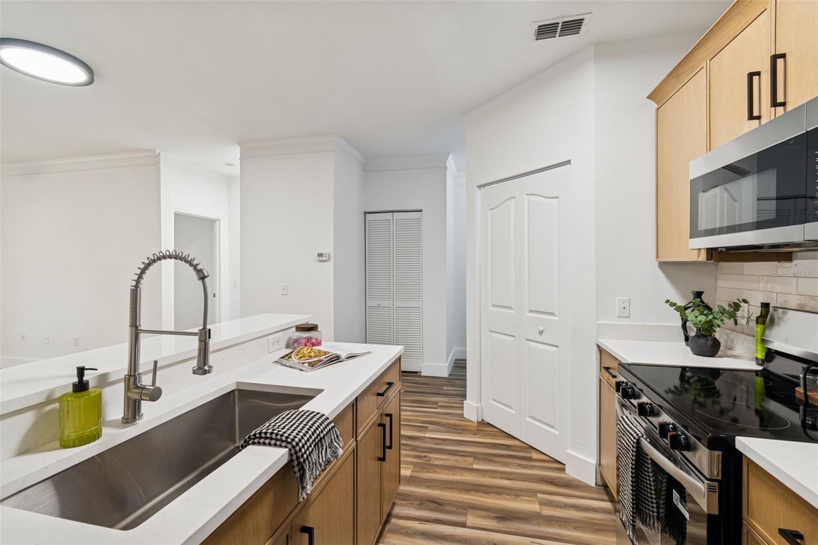 Image 10 of 36 For 4207 Dale Mabry Highway 9207