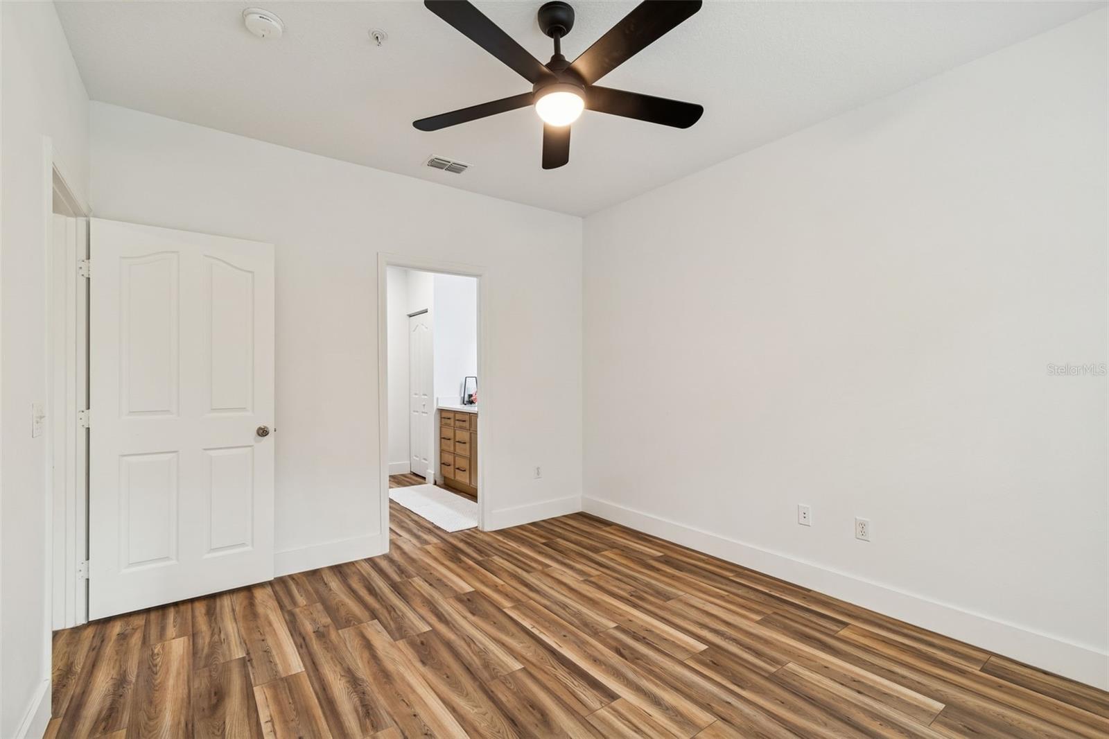 Image 16 of 36 For 4207 Dale Mabry Highway 9207