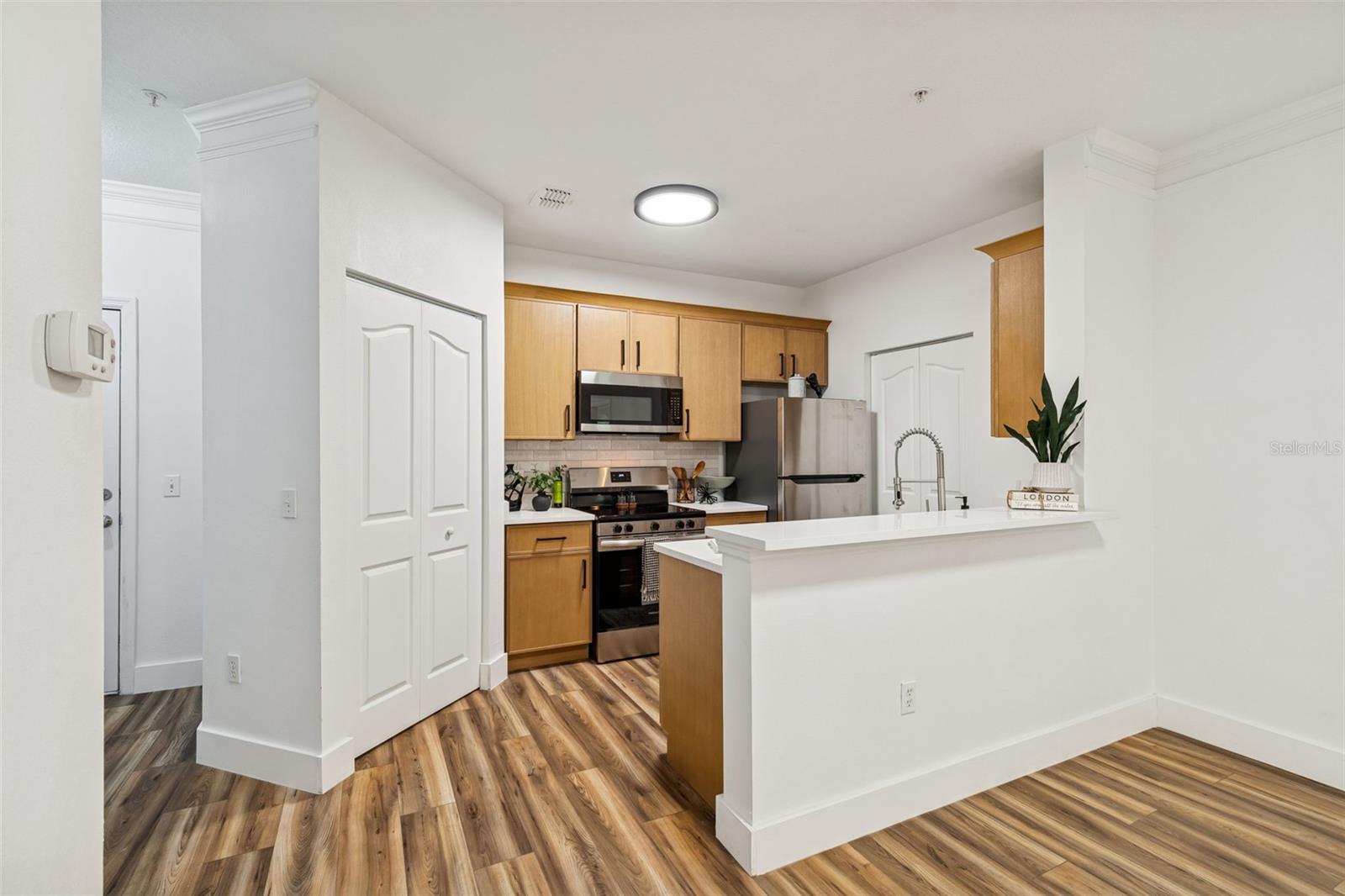 Image 5 of 36 For 4207 Dale Mabry Highway 9207