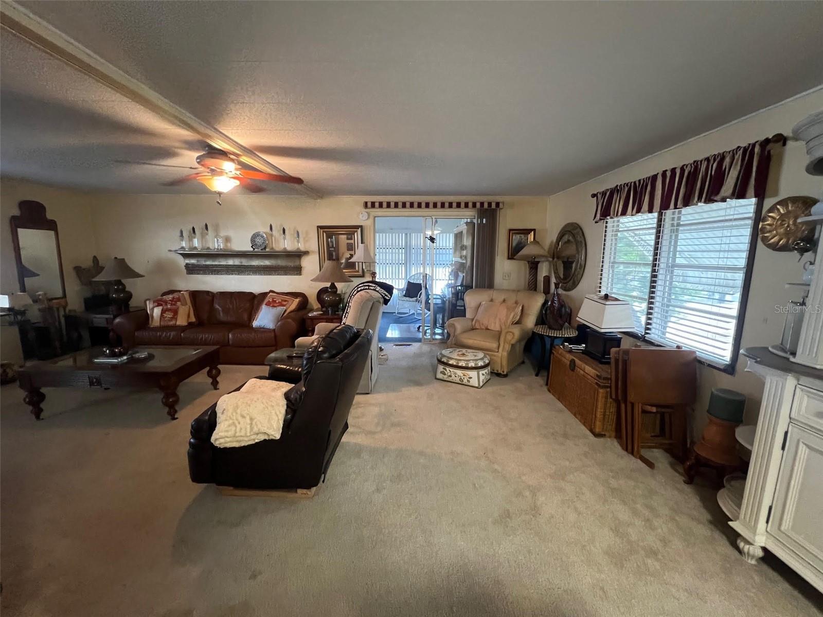 Listing photo id 11 for 29250 Us Highway 19 N 248