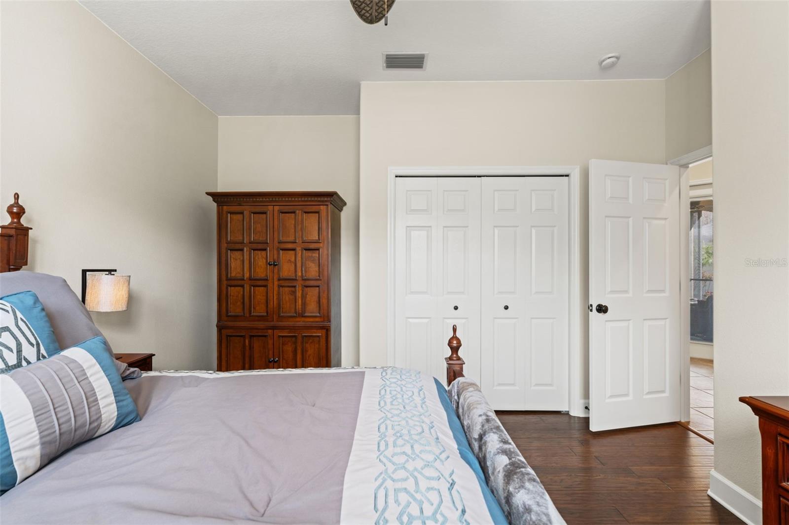 Image 29 of 75 For 19820 Strathmore Place