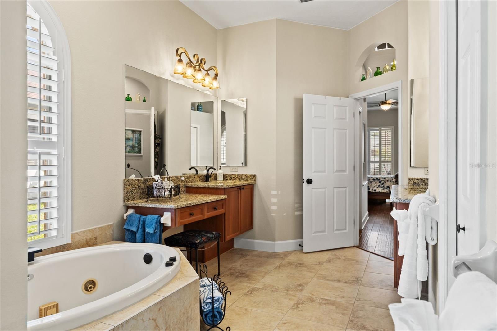 Image 42 of 75 For 19820 Strathmore Place