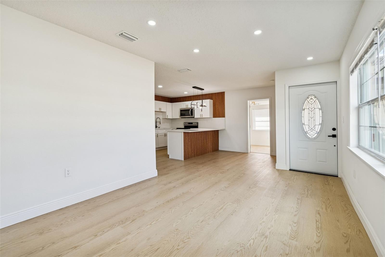 Image 16 of 98 For 7910 Powhatan Avenue